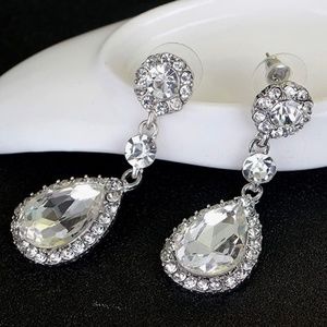 NWOT Vintage Crystal Teardrop Dangle Earrings for Brides Wedding, 1920s Party